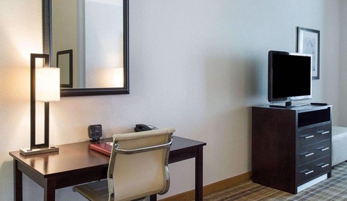 Suite, 1 King Bed, Non Smoking