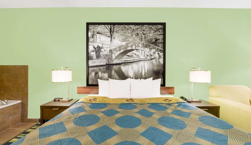 Studio Suite, 1 King Bed, Non Smoking