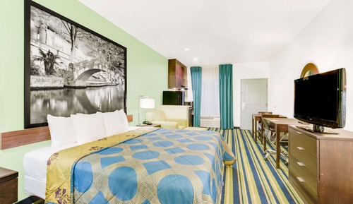Standard Room, 1 King Bed