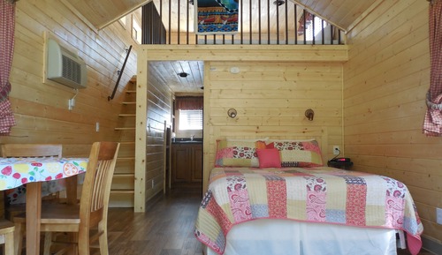 Deluxe Studio, River View (Loft)