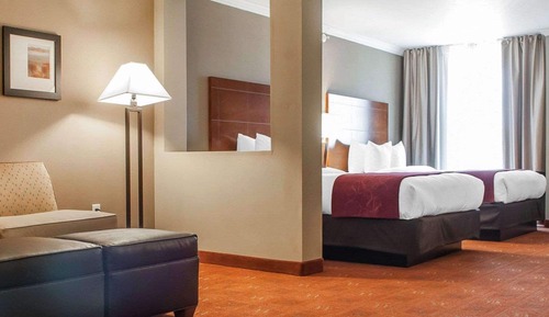 Executive Suite, 2 Queen Beds, Non Smoking