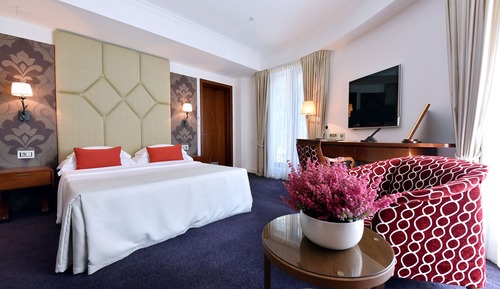Deluxe Double Room, Garden View