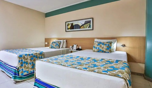 Family Double or Twin Room, 2 Double Beds, Partial Lake View
