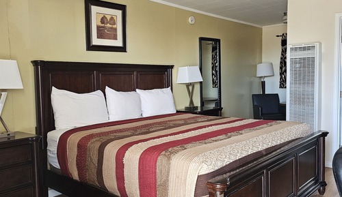 Room, King Bed