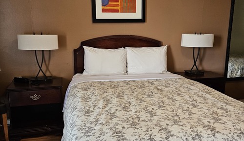 Standard Room, 1 Queen Bed