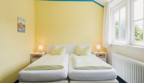 Single Room (with shower)