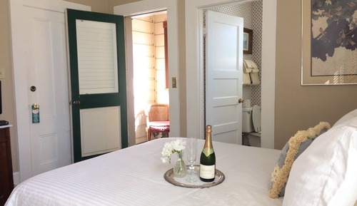 Room, 1 Queen Bed (Garden View)