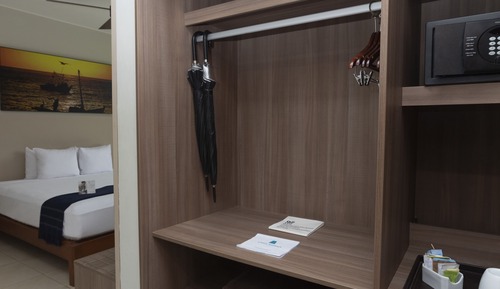 Superior Room, 1 Queen Bed, Patio