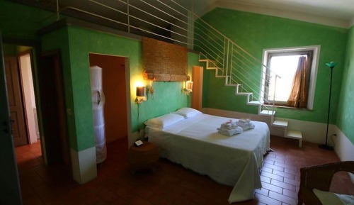 Traditional Apartment, 1 Bedroom, Fireplace, Hill View (NINFEE)
