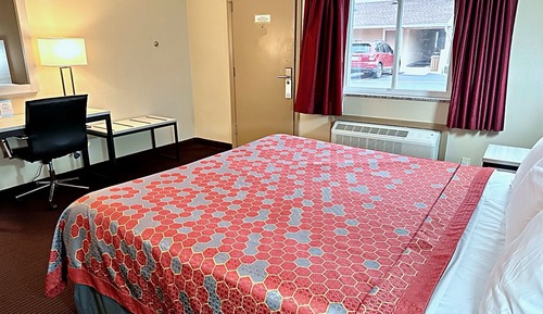 Executive Suite, 1 King Bed with Sofa bed, Non Smoking, Hot Tub