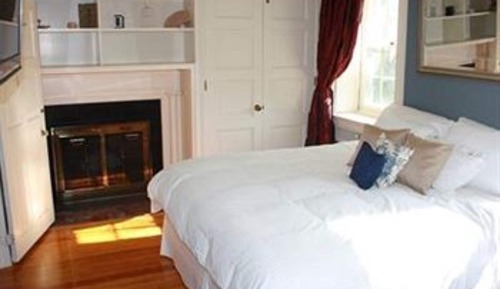 Room (Room #2)