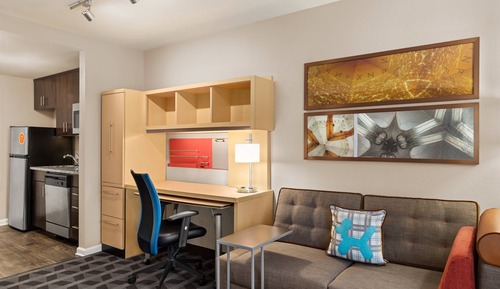 Studio, 1 Queen Bed (Mobility/Hearing Accessible, Tub)