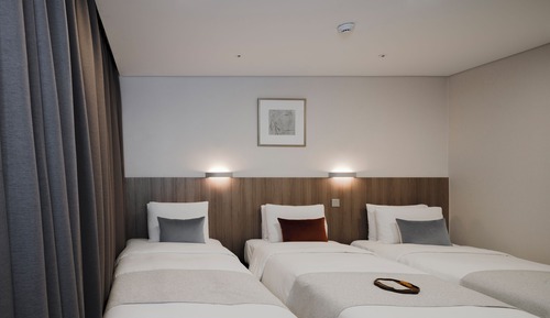 Standard Triple Room, Bathtub