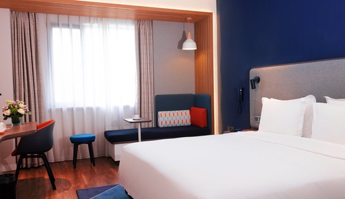Standard Room, 1 King Bed