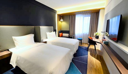 Standard Room, 2 Twin Beds, City View (High Floor)