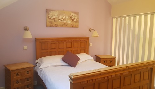  Superior Maisonette