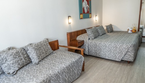 Comfort Room, Balcony