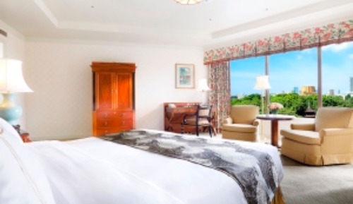 Deluxe Room 1 King Bed, Non Smoking Garden View