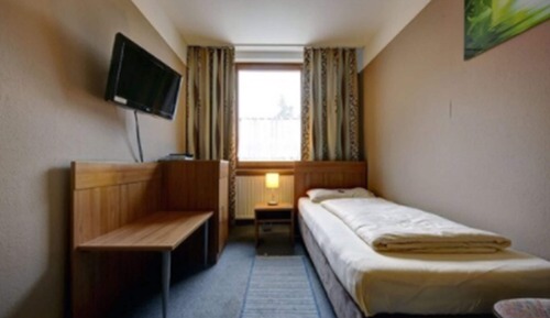 Single Room, Private Bathroom