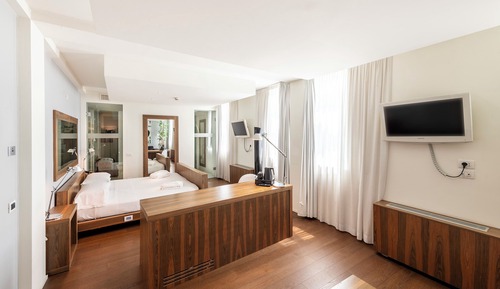 Superior Suite