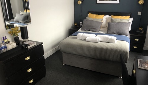 Standard Double Room, Ensuite (Smaller Double)