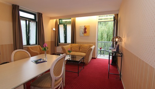 Suite, Garden View