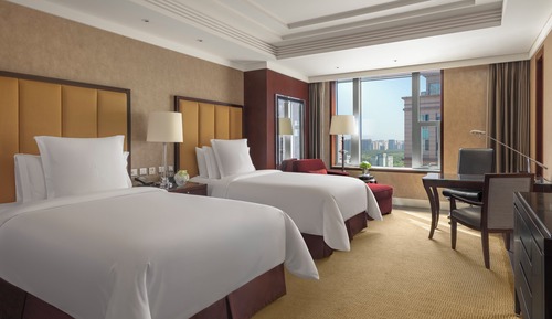Deluxe Room, 2 Twin Beds, City View