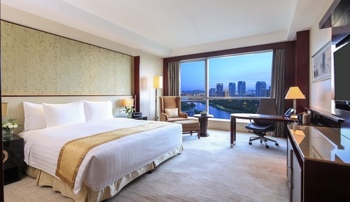 Pacific Club Deluxe King Bed Room