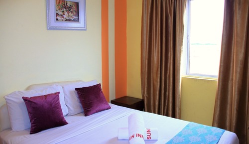 Deluxe With Window