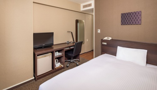 Single Room, Smoking