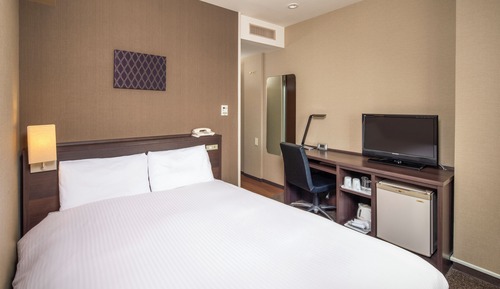 Double Room, Smoking