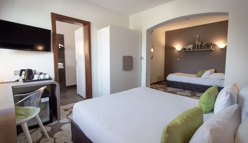 Deluxe Triple Room