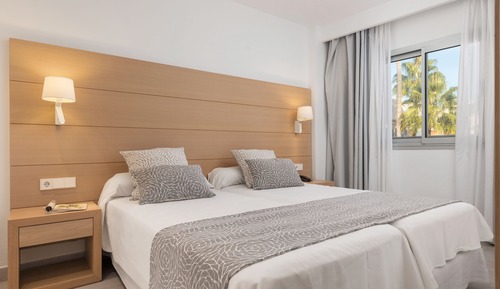 Family Studio Suite, Pool View