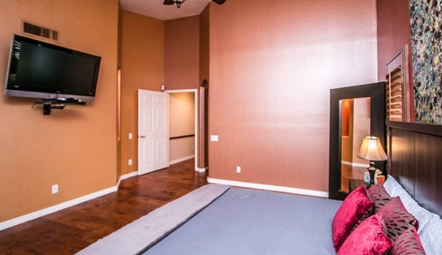 Studio (5 Bedrooms)