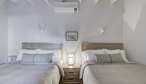 Luxury Double Room, 2 Queen Beds (Unit 5)