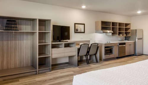 Room, 1 King Bed, Accessible, Non Smoking (Accessible Tub)