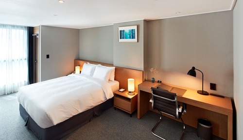 Suite, 1 Queen Bed, Corner