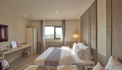 Family Twin Room