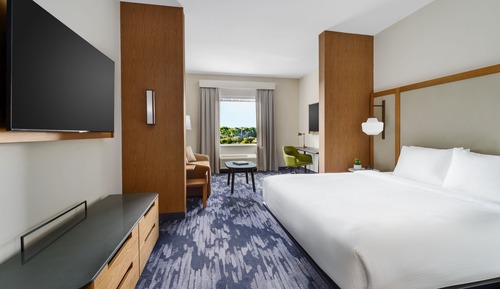 Suite, 1 King Bed with Sofa bed, Non Smoking
