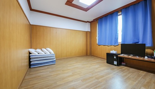 Room (Annex Building - Korean Room)