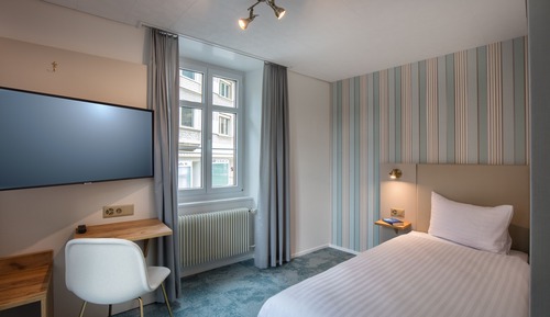 Single Room with shared bathroom