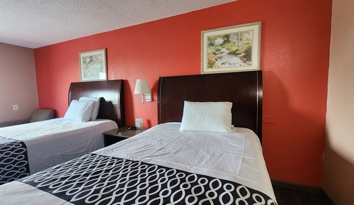 King Bed with Kitchenette Non-Smoking