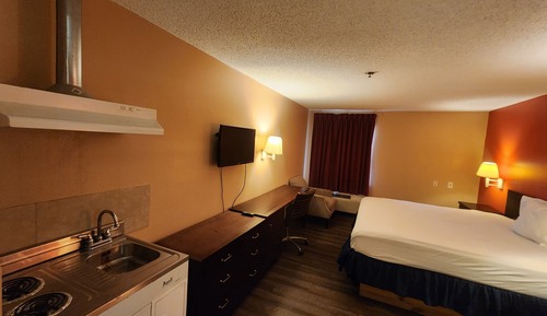 1 Suite King Bed Non-Smoking Jacuzzi Tub