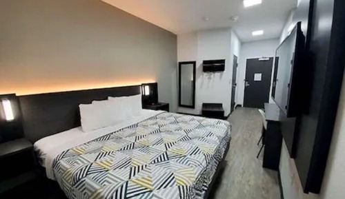 Deluxe Room, 1 King Bed, Non Smoking