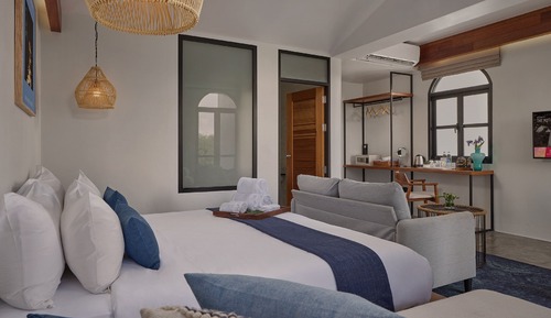 Honeymoon Studio Suite