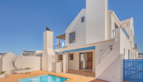 House (4 Bedrooms)