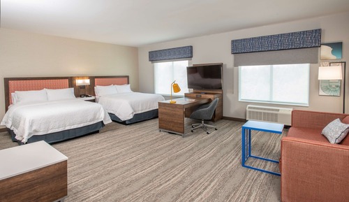 Suite, 2 Queen Beds, Accessible, Refrigerator (Bathtub)