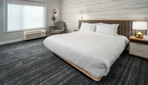 Studio, 1 King Bed (Mobility Accessible, Roll-In Shower)