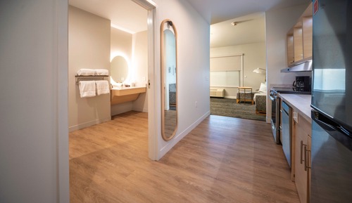 Studio, 1 King Bed (Mobility Accessible, Tub)