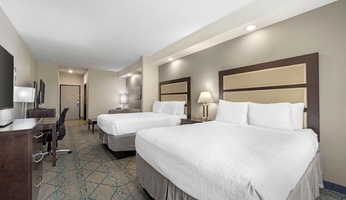 Suite, 2 Queen Beds, Refrigerator & Microwave (with Sofabed)